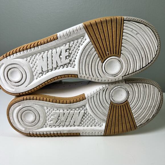 Nike Men's White and Tan Athletic Shoes - Picture 11 of 12